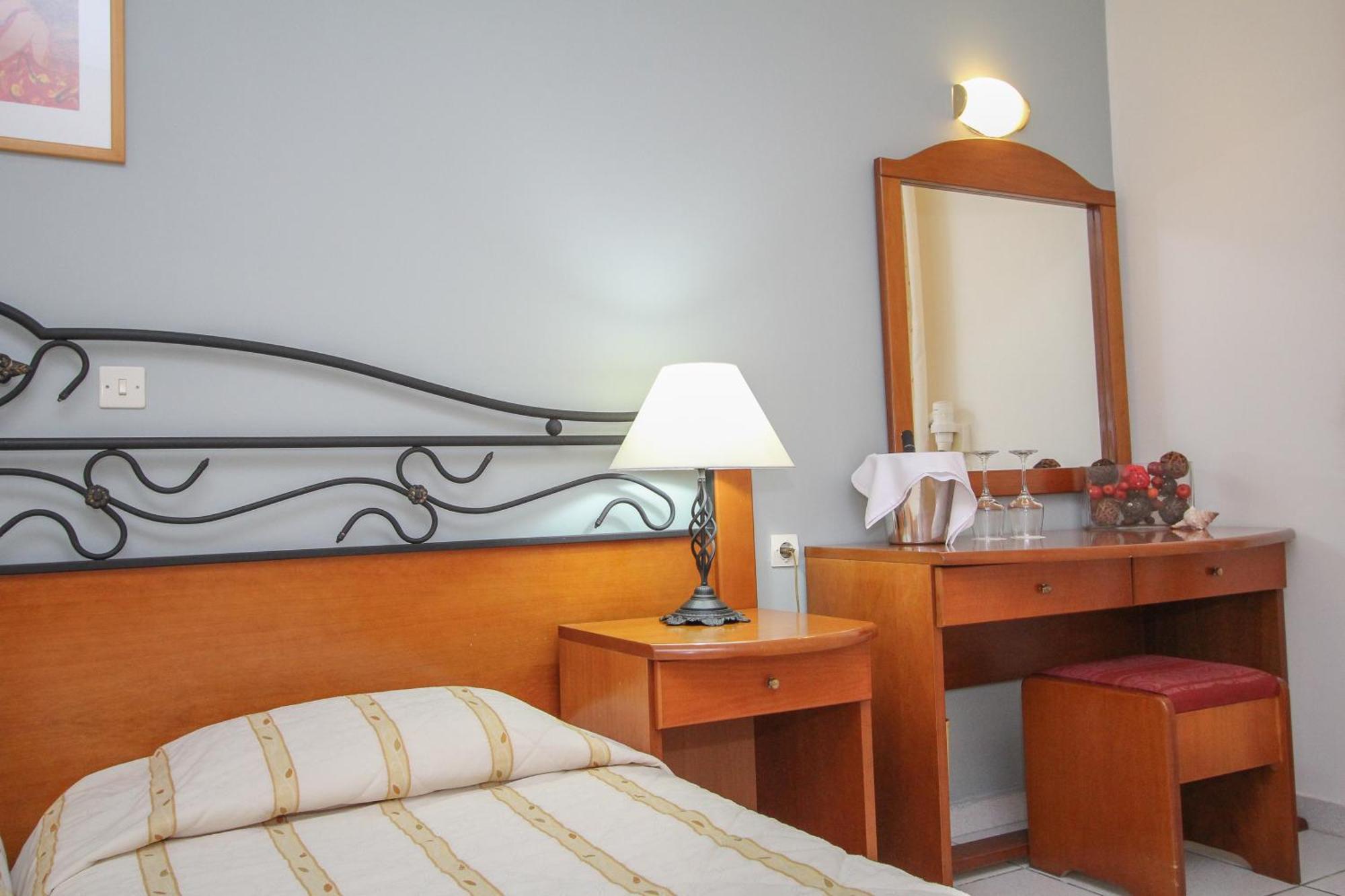 Diana Palace Hotel Argassi Habitación foto